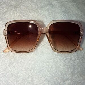 Chic Square Sunglasses - Brown